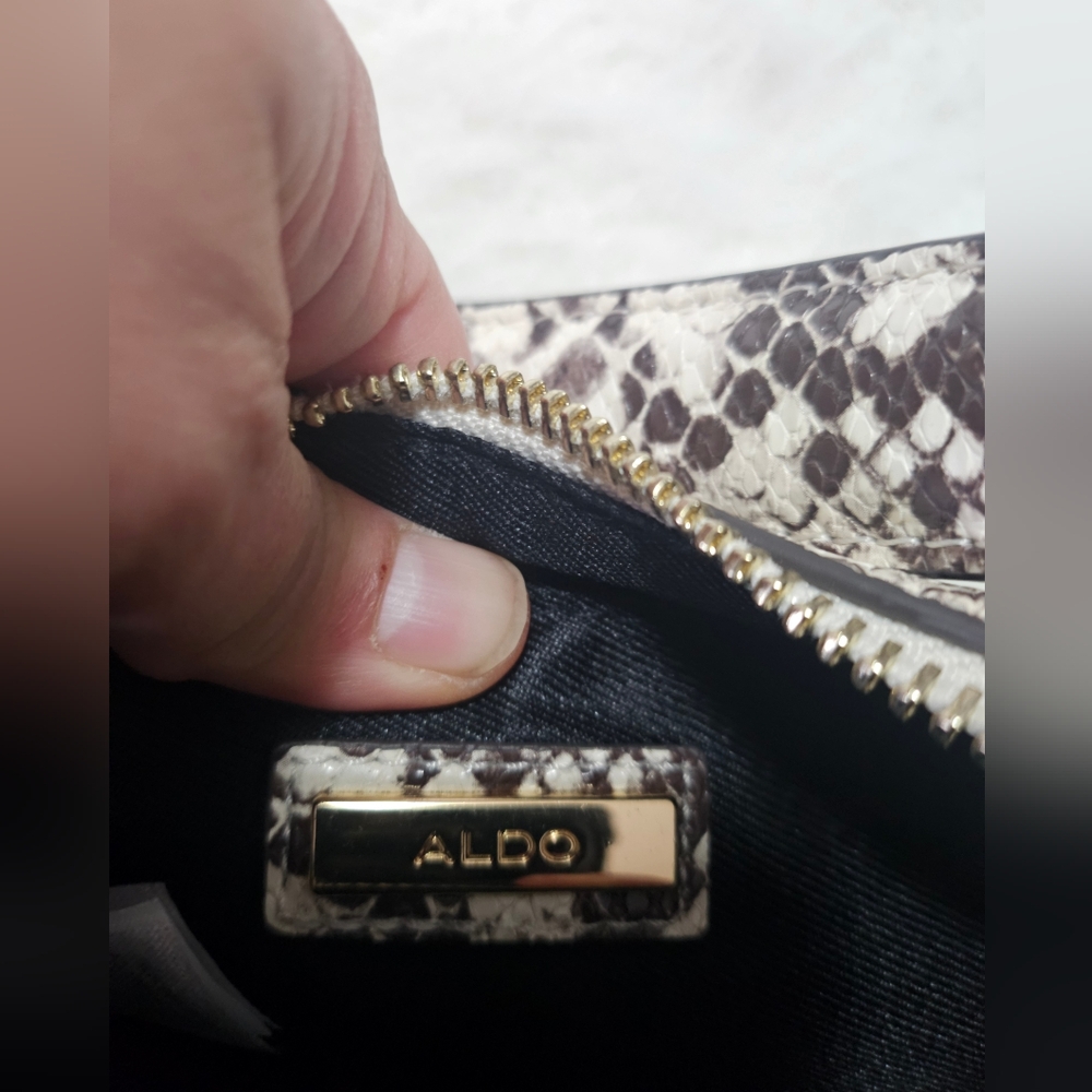 ALDO Snake-Print Zip Clutch in Black & Cream with Gold Hardware -NWOT - Picture 2 of 3